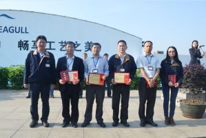 三月春風(fēng)—為貧困學(xué)童捐書、捐衣活動